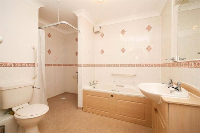 2 bed Flat to rent Image 9