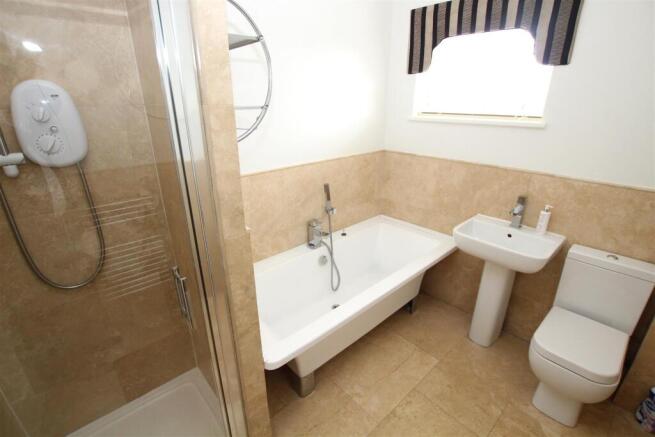3 bed House to rent Image 5