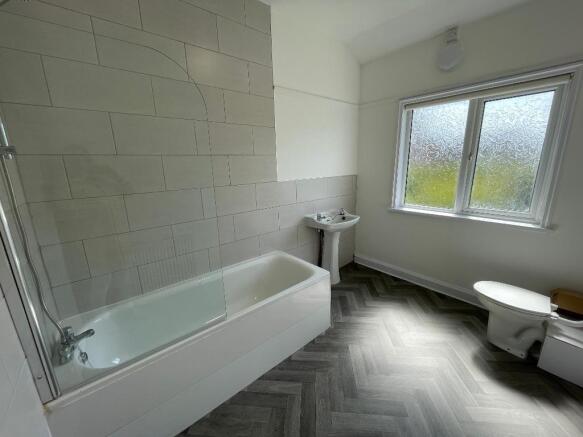 2 bed Terraced to rent Image 7