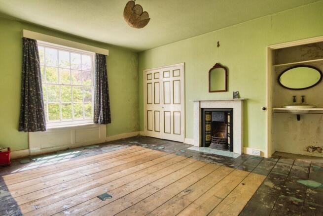 8 bed Detached for sale Image 8