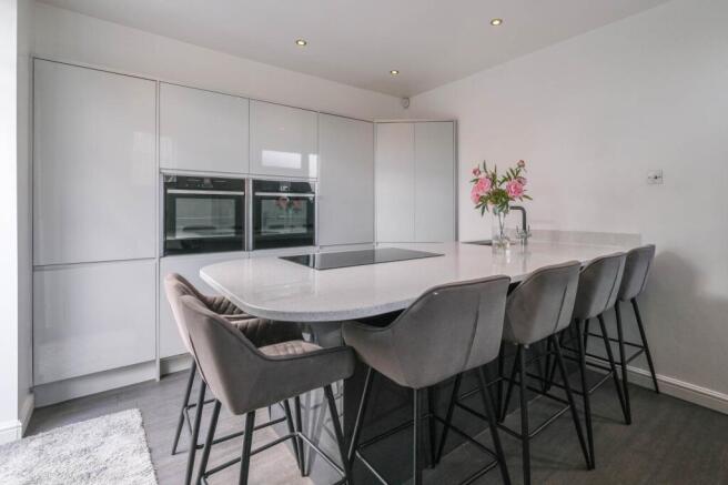 2 bed Semi-Detached for sale Image 11