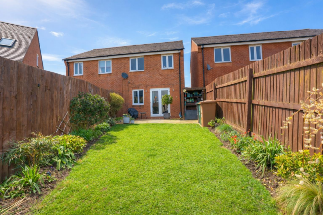 9 Astonbury Way (3).png