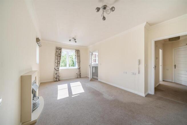1 bed Retirement Property for sale Image 4