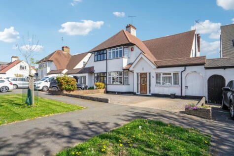 Central Avenue, Pinner HA5