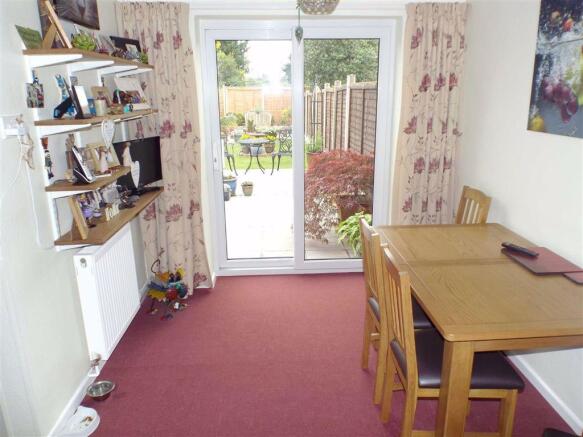 DINING ROOM: