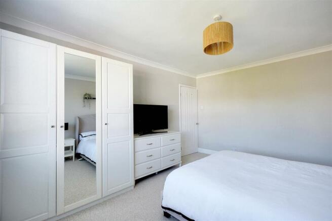 Bedroom 1_2.jpeg