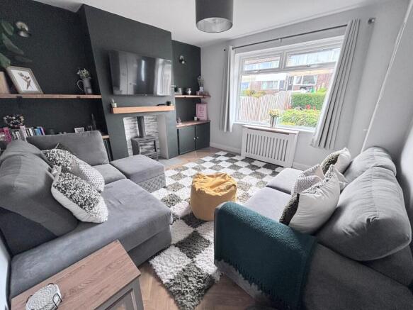 9 Rustic Avenue, Southowram, HX3 9QW photo 2