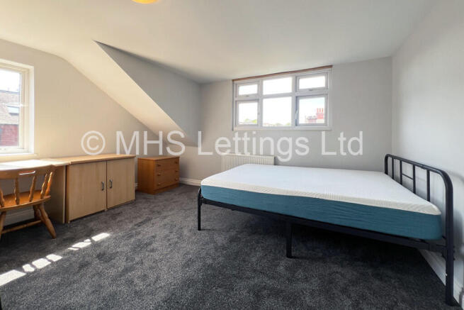 6 bed Terraced to rent Image 9
