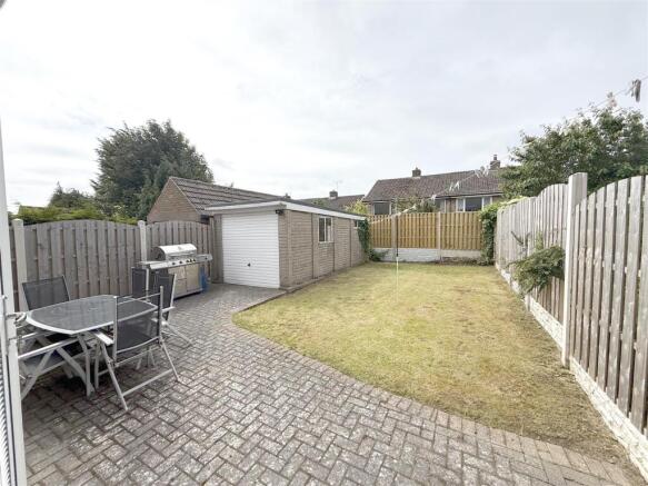 3 bed Semi-Detached to rent Image 5
