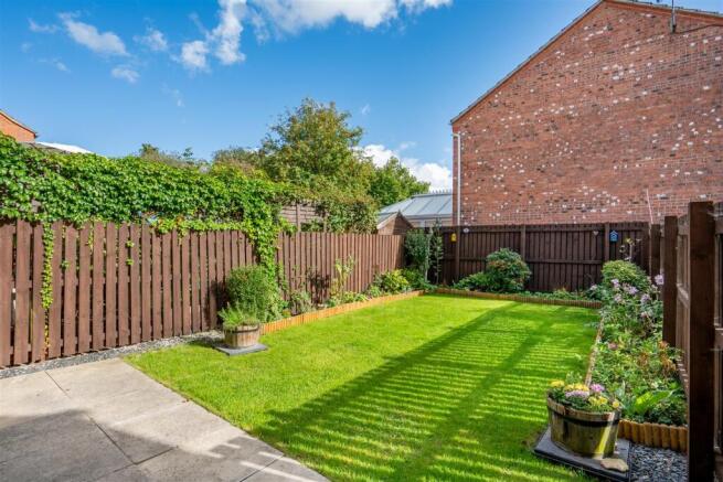 3 bed Town House for sale Image 10