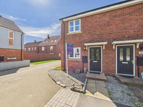 2-bed semi-detached on Runnymede Lane, Kingswood, Hull, East Riding of Yorkshire, HU7 3AD, £140,000