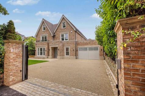 Murieston Road, Hale, WA15