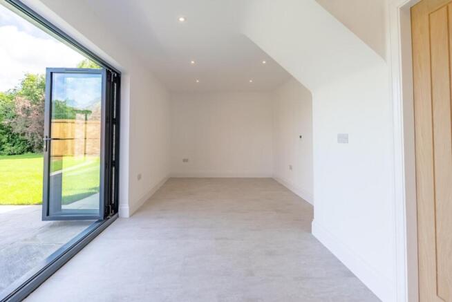 4 bed Detached for sale Image 7