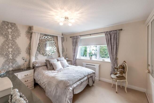 4 bed Detached for sale Image 10