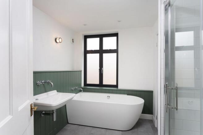 4 bed Town House for sale Image 10