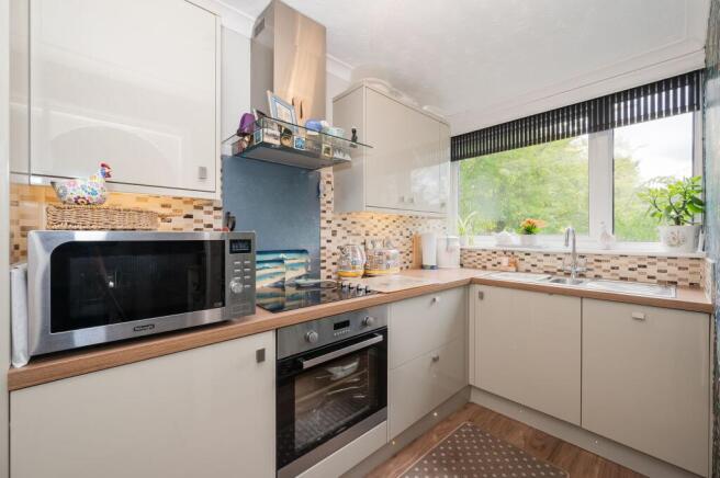 SITTING ROOM/DINING AND FITTED KITCHEN