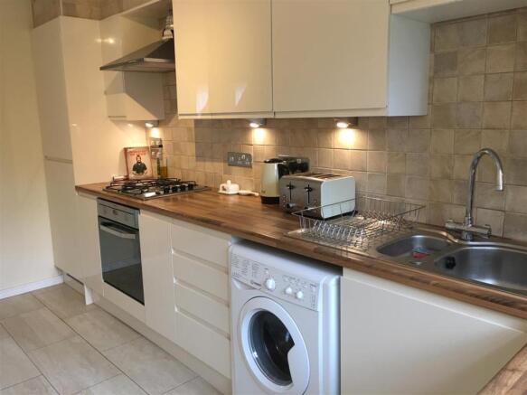 KITCHEN/BREAKFAST ROOM