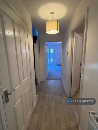 3 bed Semi-Detached to rent Image 8