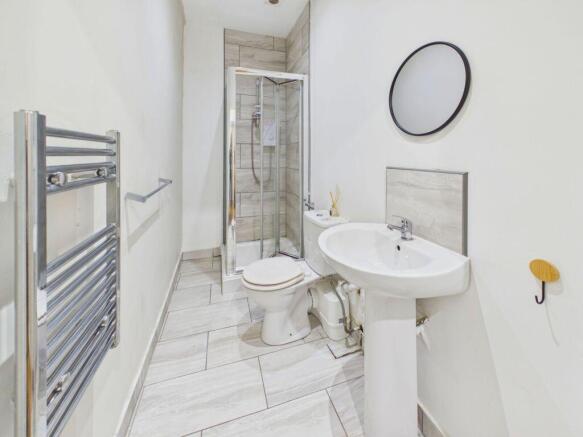 2 bed Flat for sale Image 5
