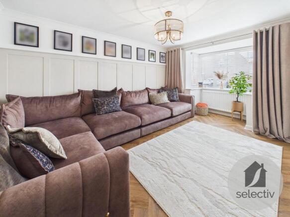 5 bed Detached for sale Image 4