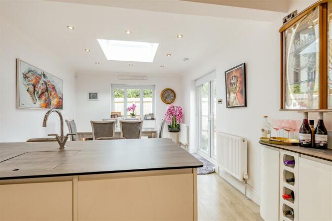 8572549-interior06.jpg
