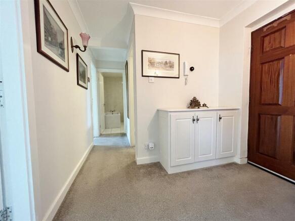 PRIVATE ENTRANCE HALL