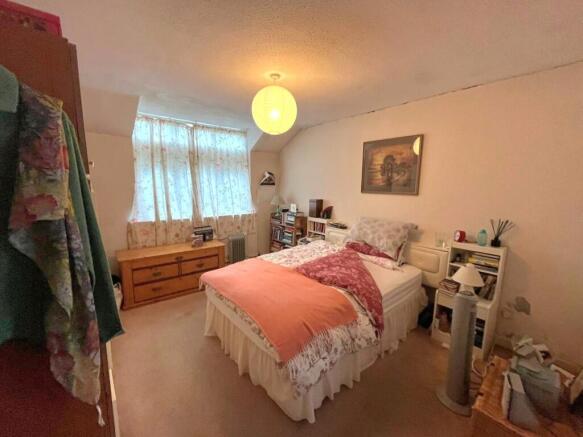 4 bed Detached for sale Image 5