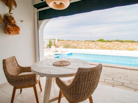 Villa with license and pool in Cala'n Porter