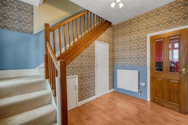 4 bed Detached for sale Image 5
