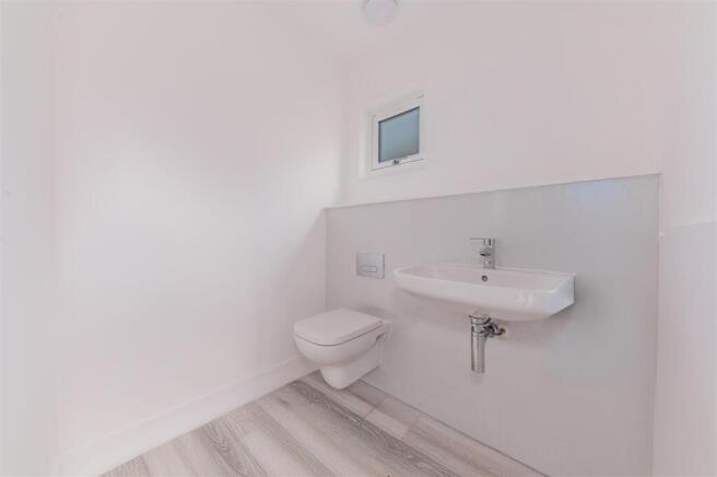 17 Tulloch Rise WC with Flooring-1.JPG