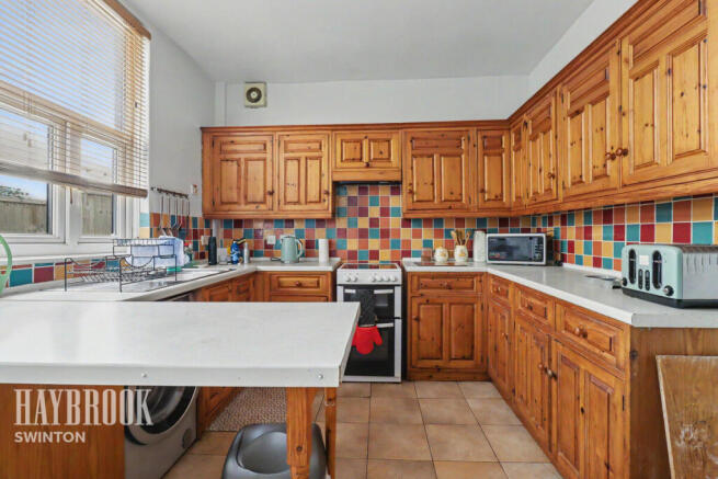 3 bed Terraced for sale Image 6