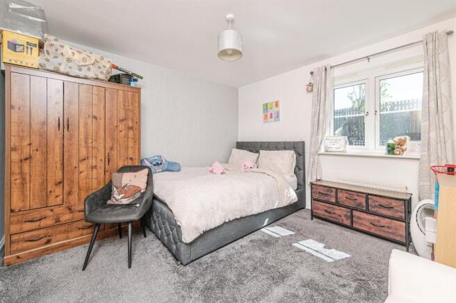 3 bed Terraced for sale Image 7