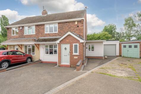 Sunnymede Road, Kingswinford, DY6 8RB