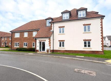 Bartlett Avenue, Badshot Lea, Farnham, Surrey, GU9