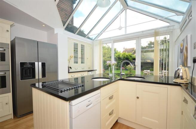 Kitchen / Breakfast Area