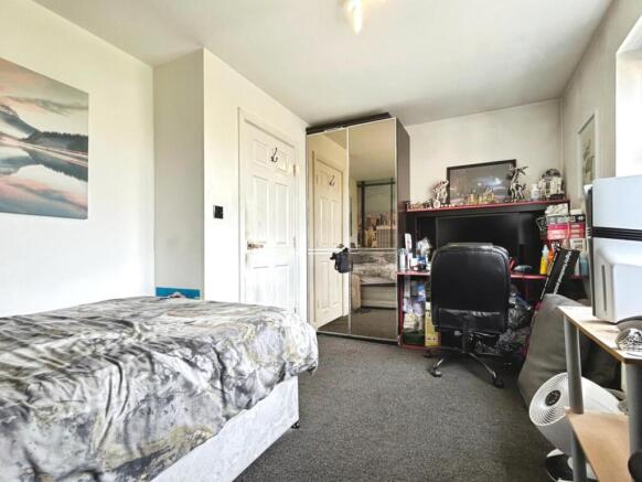 3 bed Semi-Detached for sale Image 11