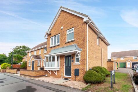 Wyvern Close, Weston-Super-Mare - Garage!