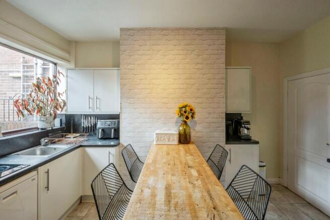 3 bed Terraced for sale Image 9