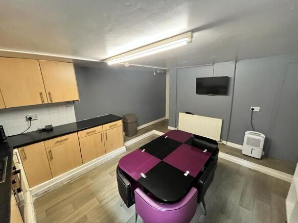 1 bed Terraced to rent Image 4