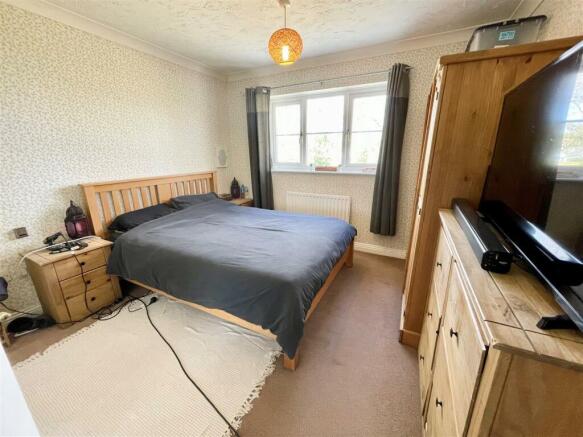 7. bed1.jpg