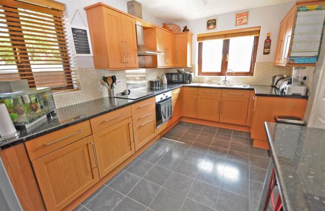 KITCHEN BREAKFAST ROOM
