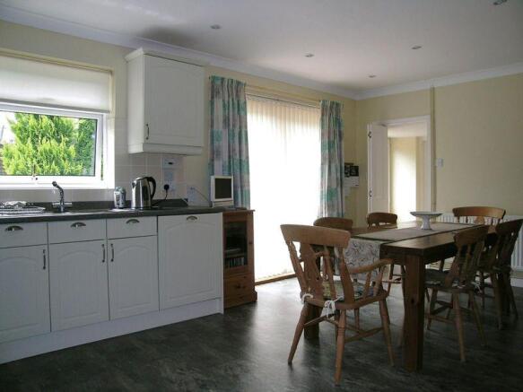 Kitchen/Dining Area