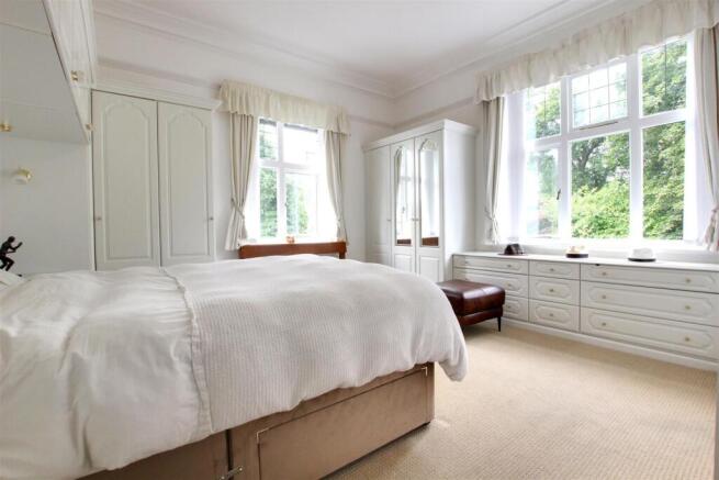 2 bed Flat for sale Image 11