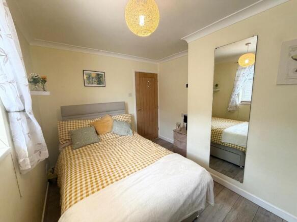 2 bed Detached Bungalow for sale Image 8