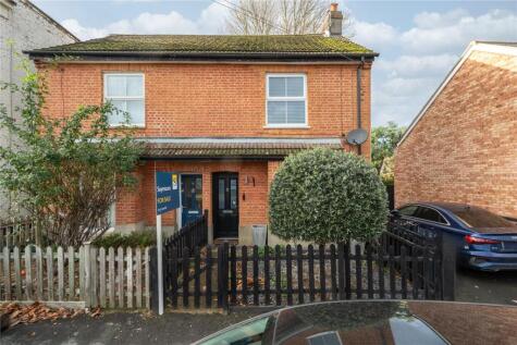Chapel Park Road, Addlestone, Surrey, KT15