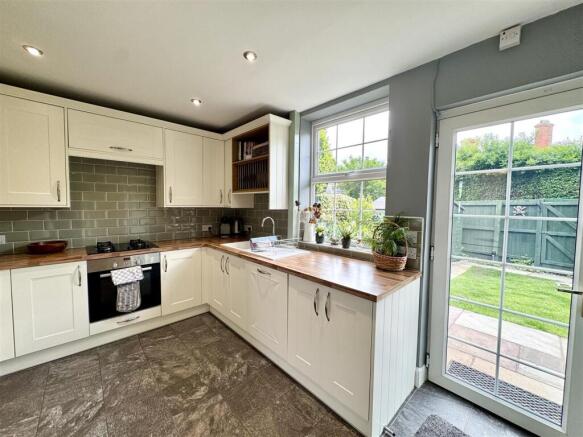 KITCHEN/BREAKFAST ROOM