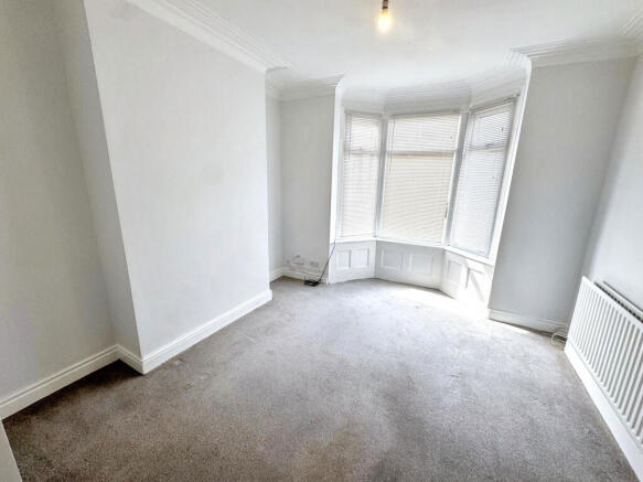 2 bed Terraced to rent Image 4