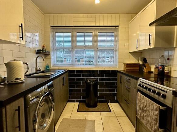 Campania Grove, Luton photo 3