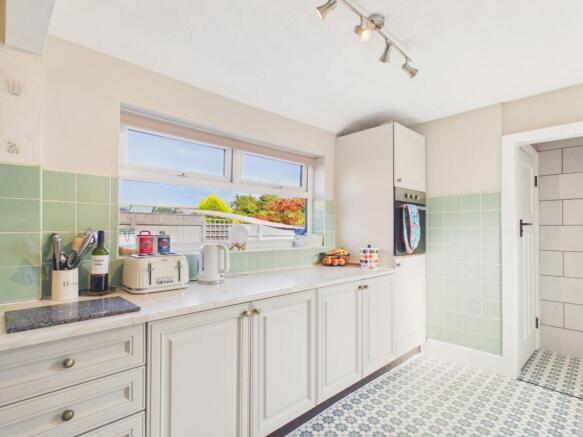 3 bed Semi-Detached for sale Image 8
