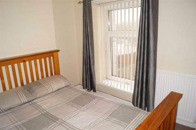 BEDROOM 3 (MIDDLE)